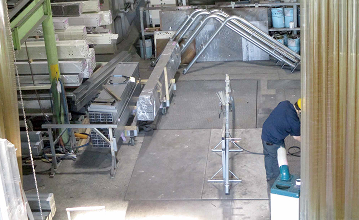 二チプレ本社1階生産工場