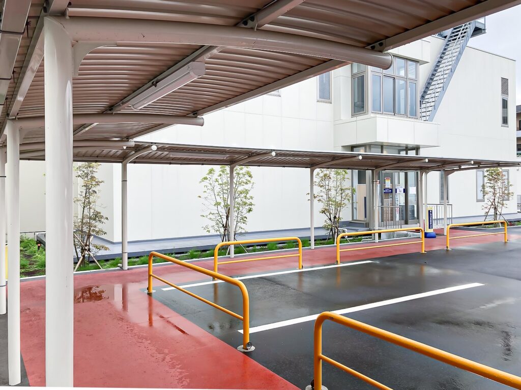 施工例(渡り廊下) | 株式会社ニチプレ